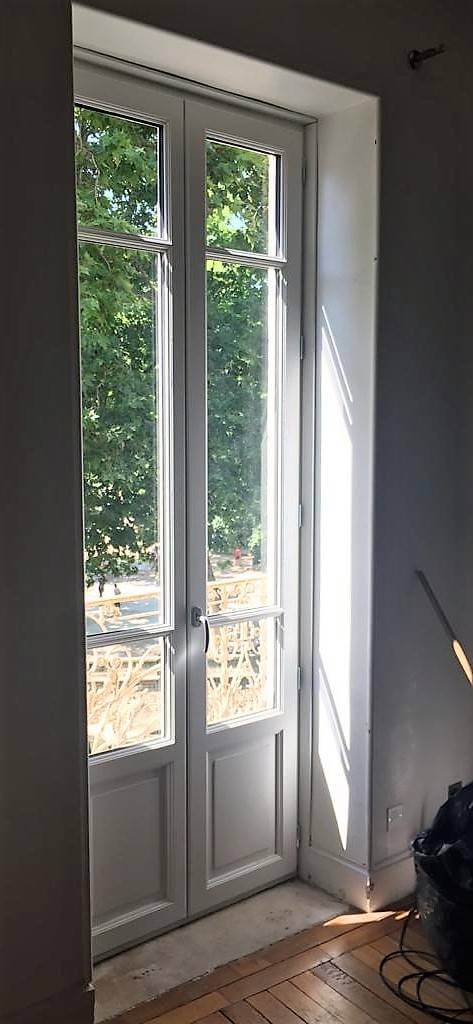 fenêtre en bois sur mesure