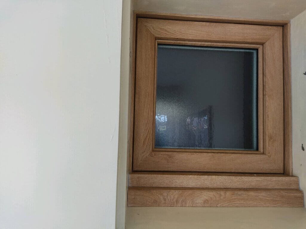 petite fenêtre en composite bicolore